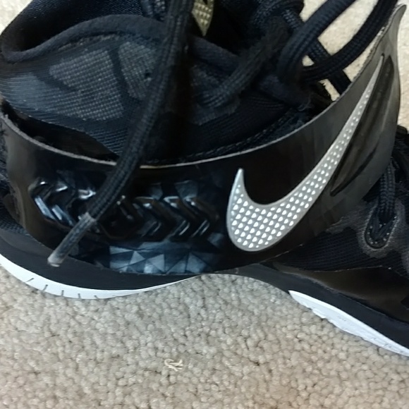 Lebron soilder 8 women's size 9 - Picture 2 of 8